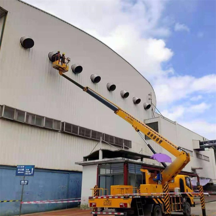 安义高空作业车出租服务：专业广告牌安装解决方案