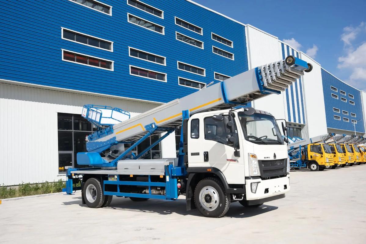 安义出租云梯车高空作业车 建筑垃圾搬运