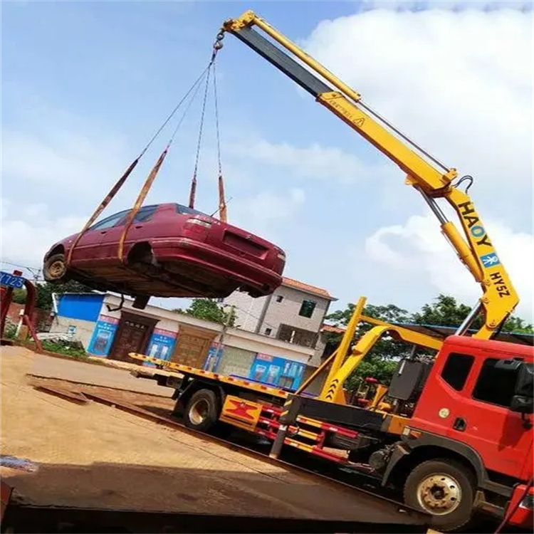 安义吊车吊汽车的正确方法